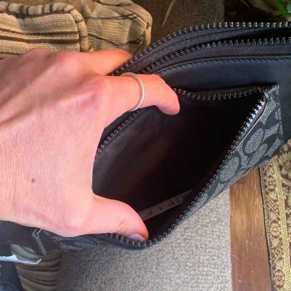 Authentic COACH Signature coated leather/Calf leather top zip Crossbody (unisex) - Picture 7 of 13